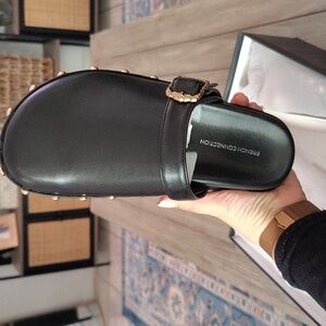 New In Box French Connection Chello Buckle Faux Leather Clog Size 6